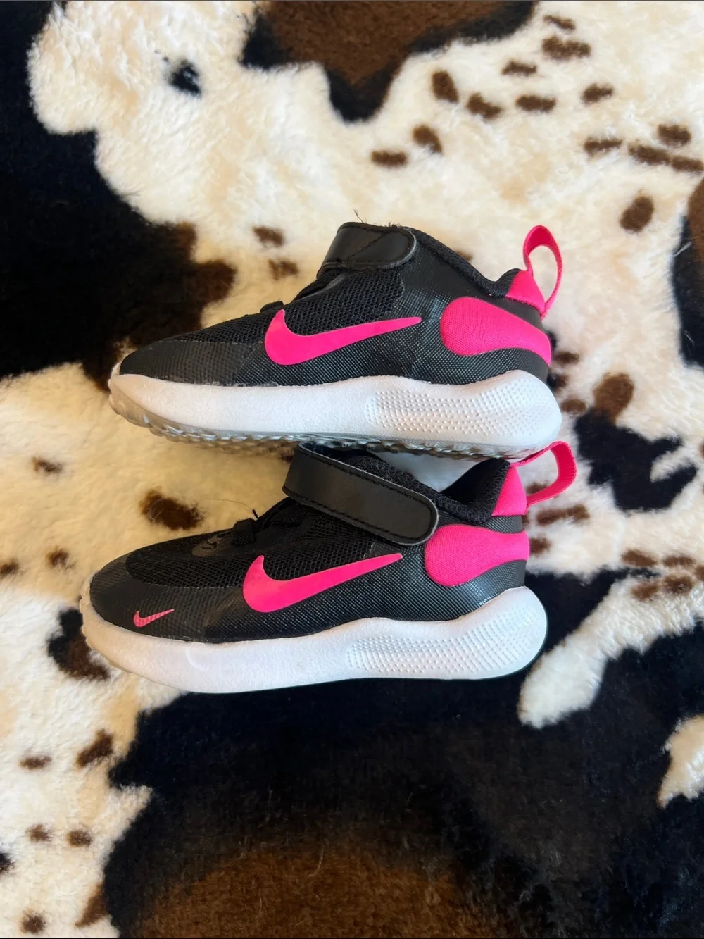 Nike Black & Hot Pink Kids' Velcro Sneakers